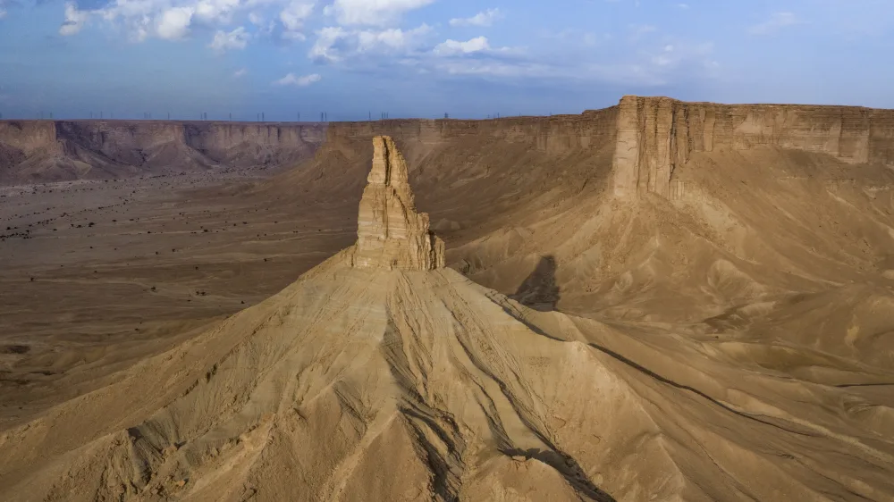سياسة الخصوصية — تكوين صخري صحراوي